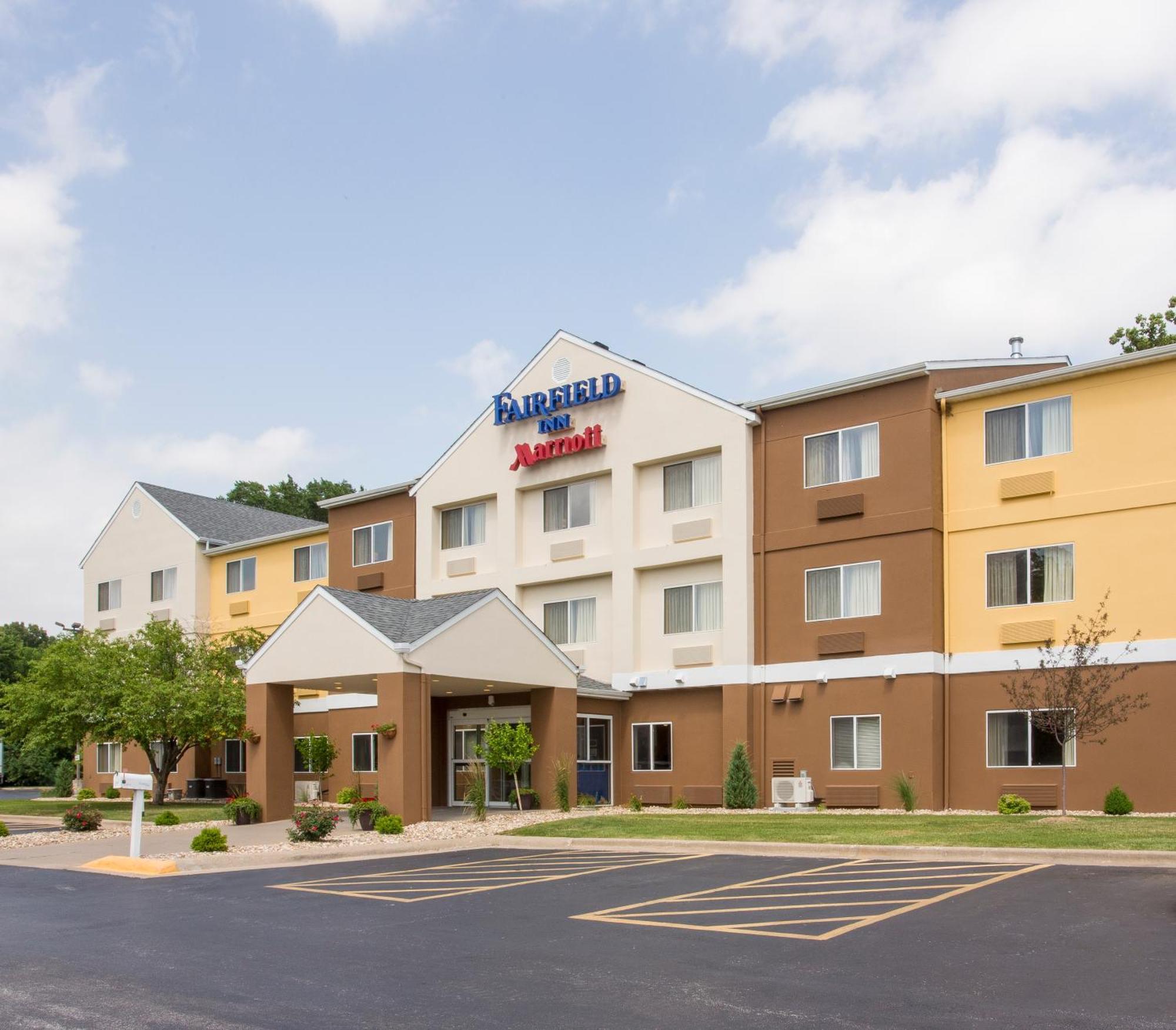 Fairfield Inn & Suites By Marriott Quincy Bagian luar foto