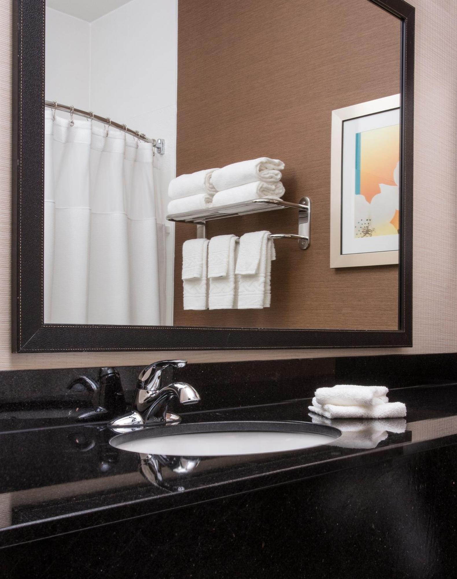 Fairfield Inn & Suites By Marriott Quincy Bagian luar foto