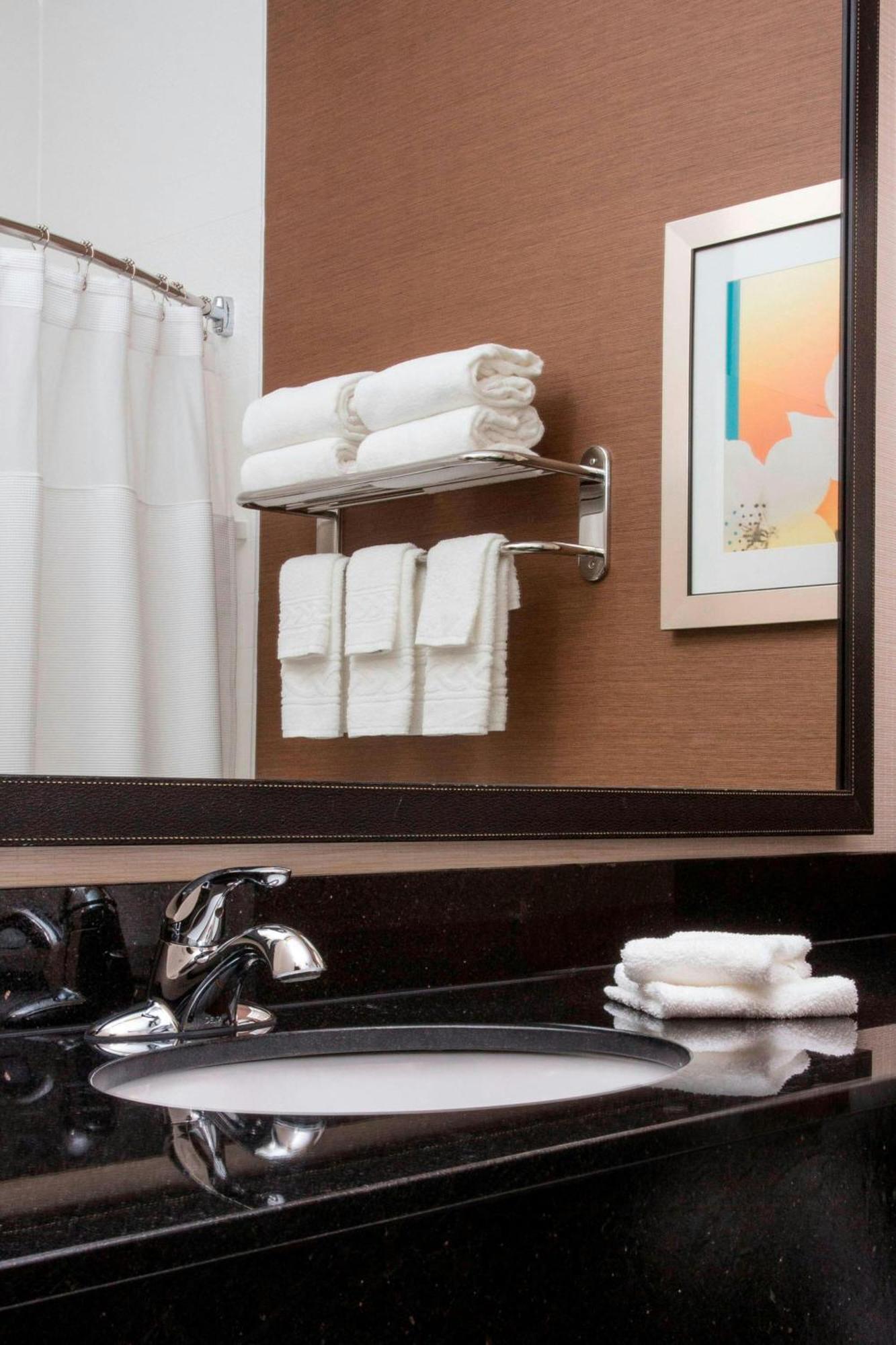 Fairfield Inn & Suites By Marriott Quincy Bagian luar foto